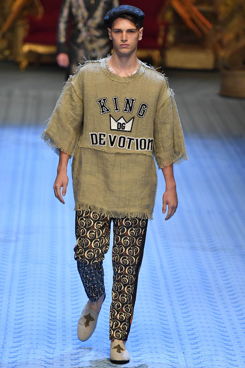 Fashion Week Milan Spring/Summer 2019 look 130 from the Dolce & Gabbana collection menswear