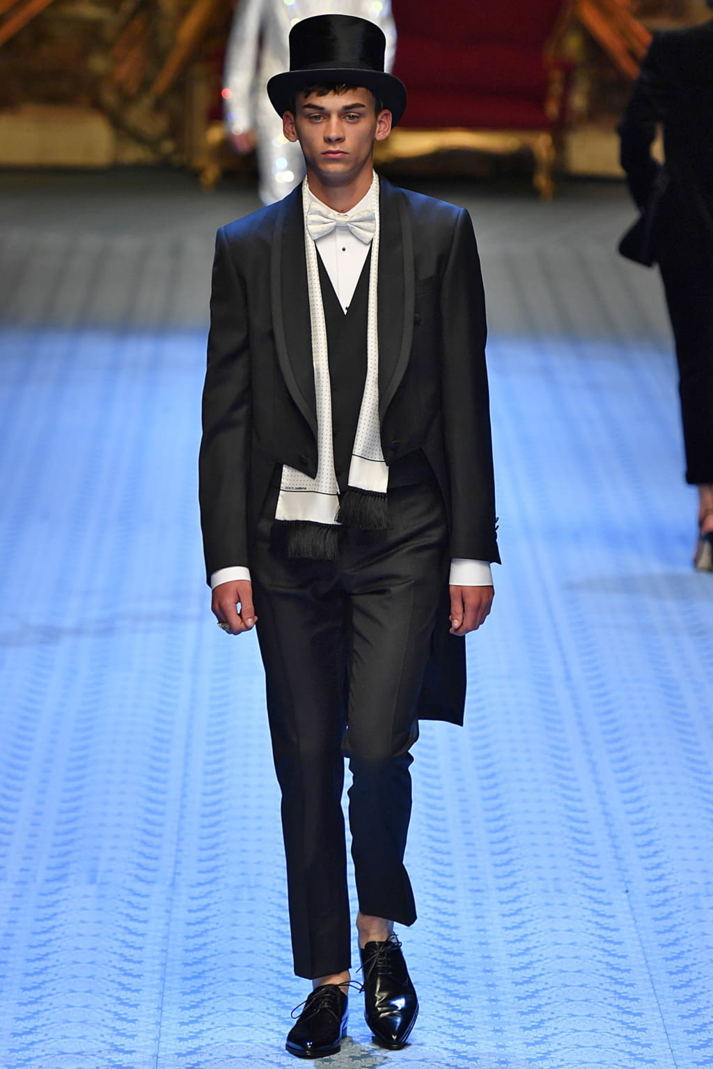 Fashion Week Milan Spring/Summer 2019 look 137 from the Dolce & Gabbana collection menswear