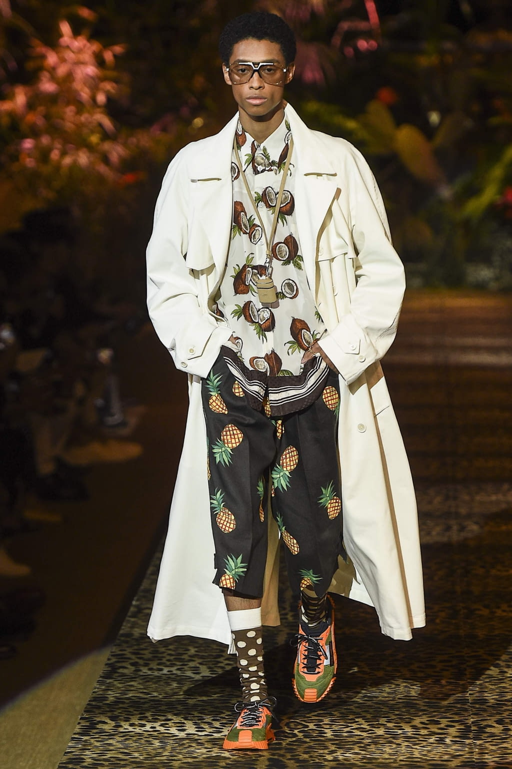 Fashion Week Milan Spring/Summer 2020 look 15 from the Dolce & Gabbana collection menswear