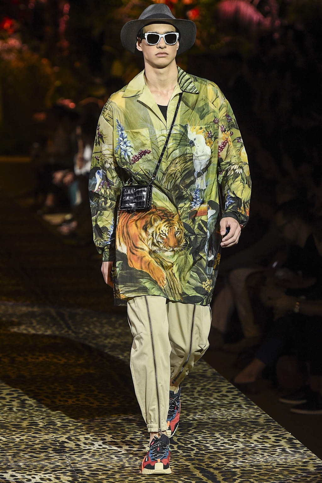 Fashion Week Milan Spring/Summer 2020 look 19 from the Dolce & Gabbana collection menswear