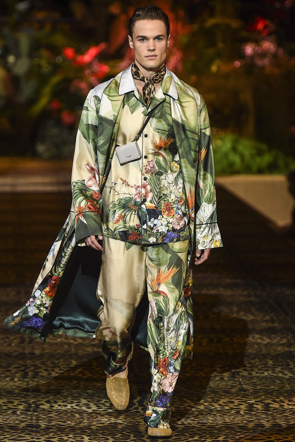 Fashion Week Milan Spring/Summer 2020 look 26 from the Dolce & Gabbana collection menswear