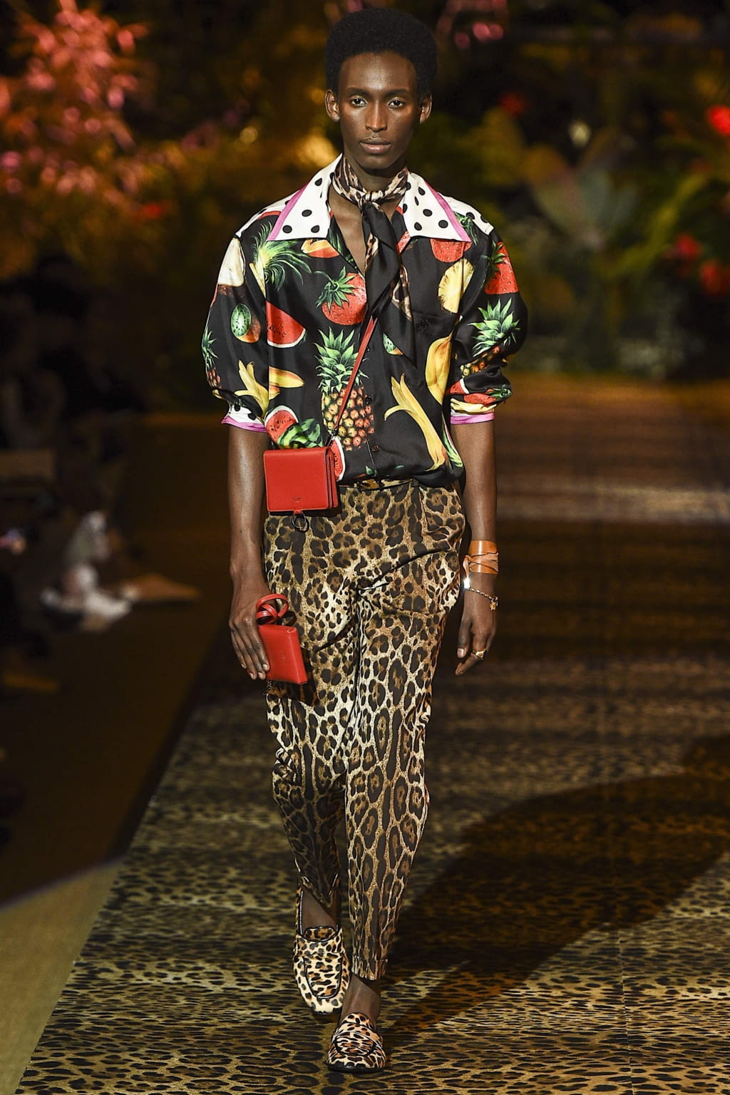 Fashion Week Milan Spring/Summer 2020 look 27 from the Dolce & Gabbana collection 男装