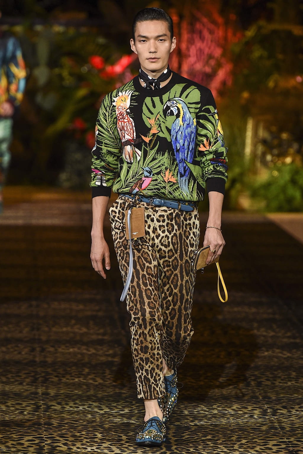 Fashion Week Milan Spring/Summer 2020 look 29 from the Dolce & Gabbana collection menswear