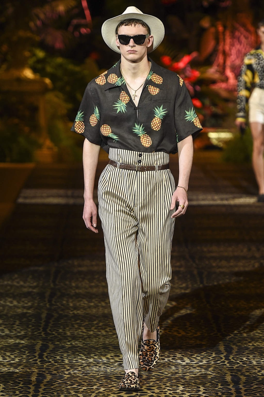 Fashion Week Milan Spring/Summer 2020 look 33 from the Dolce & Gabbana collection menswear