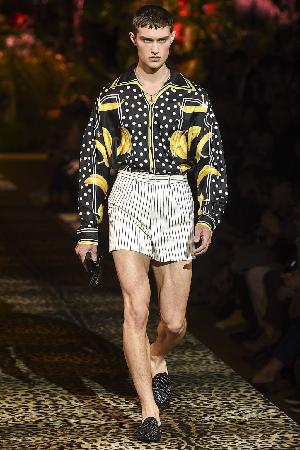 Fashion Week Milan Spring/Summer 2020 look 34 from the Dolce & Gabbana collection menswear