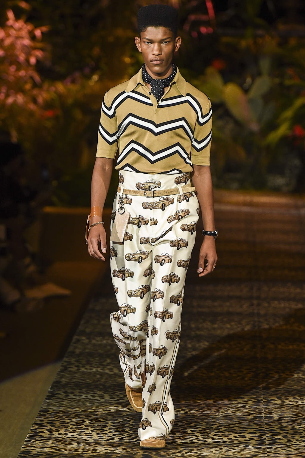 Fashion Week Milan Spring/Summer 2020 look 42 from the Dolce & Gabbana collection 男装