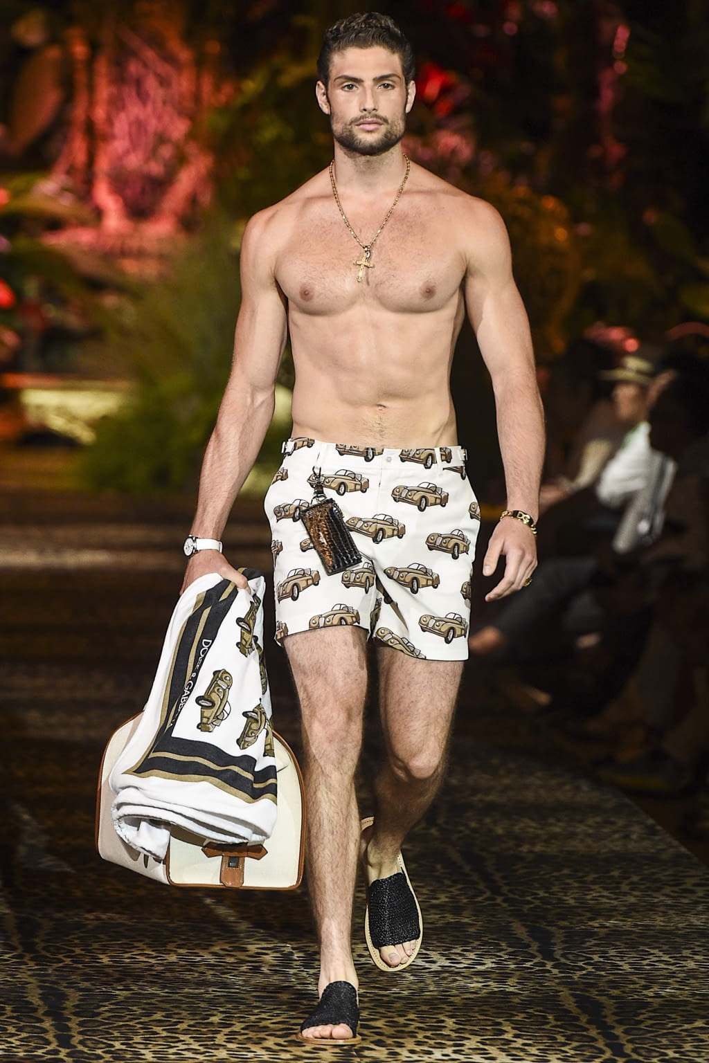 Fashion Week Milan Spring/Summer 2020 look 43 from the Dolce & Gabbana collection menswear