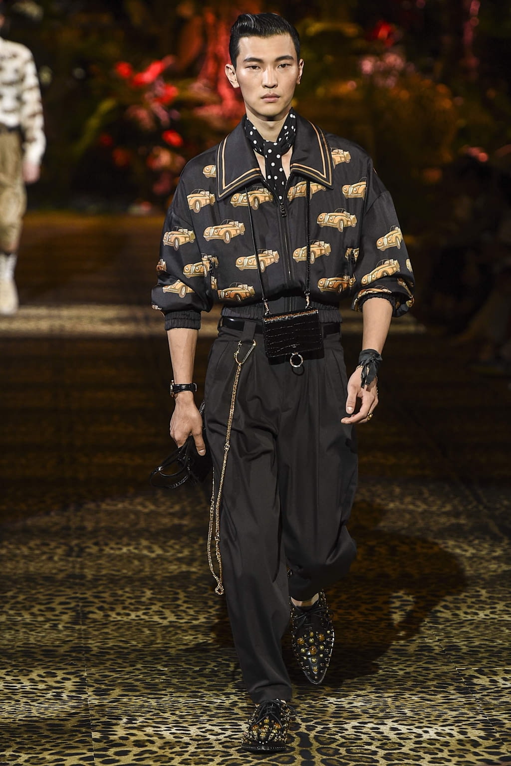 Fashion Week Milan Spring/Summer 2020 look 44 from the Dolce & Gabbana collection menswear
