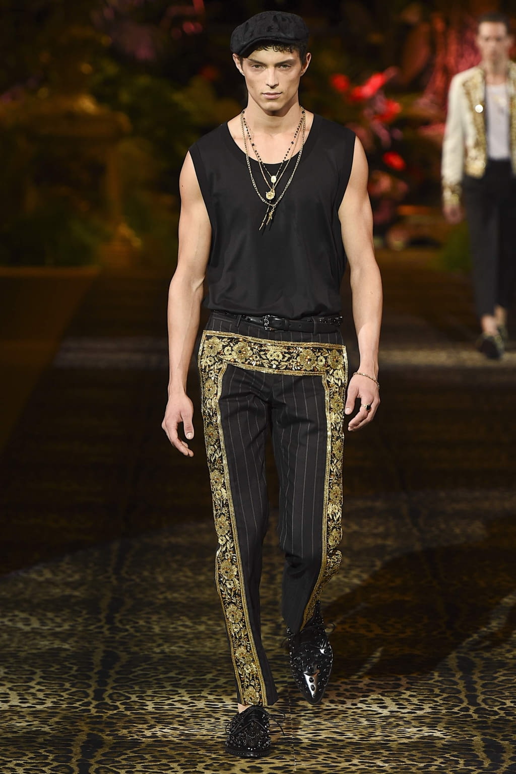 Fashion Week Milan Spring/Summer 2020 look 54 from the Dolce & Gabbana collection 男装