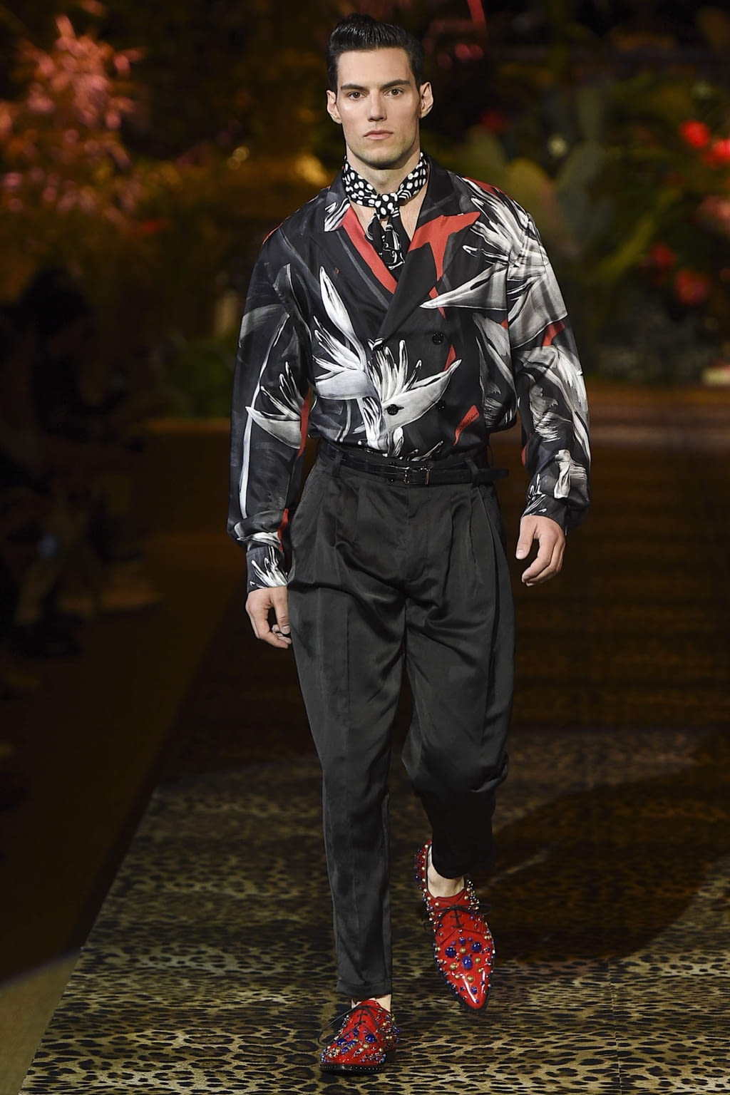 Fashion Week Milan Spring/Summer 2020 look 69 from the Dolce & Gabbana collection 男装