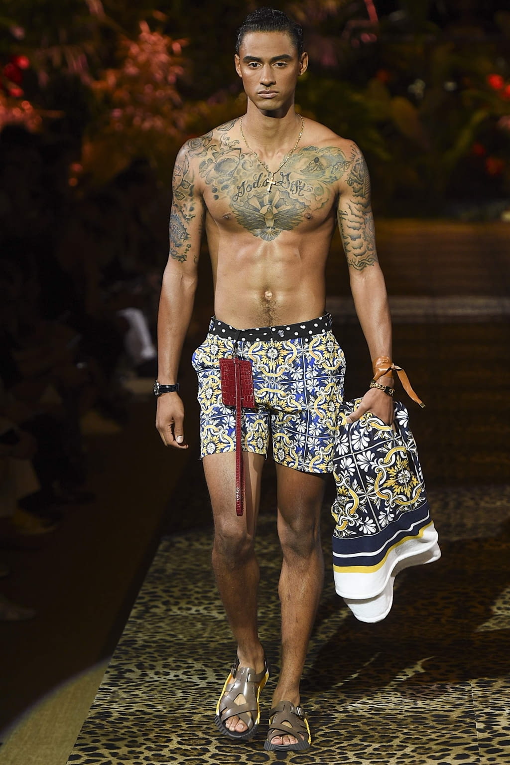 Fashion Week Milan Spring/Summer 2020 look 104 from the Dolce & Gabbana collection menswear