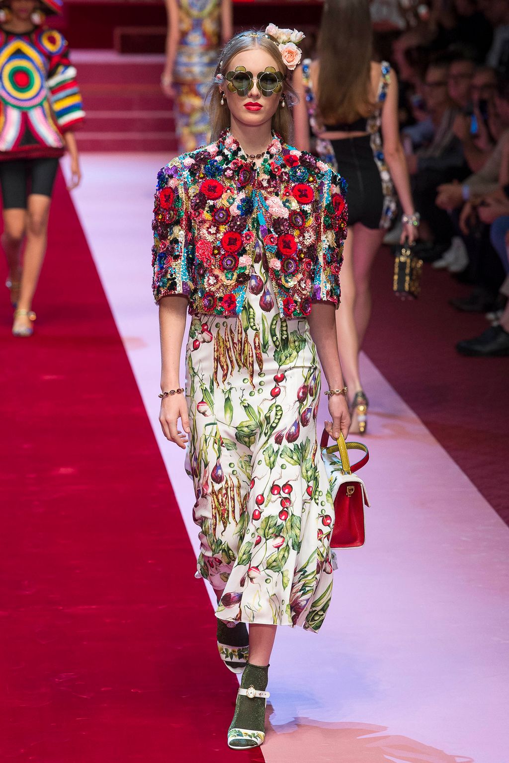 Fashion Week Milan Spring/Summer 2018 look 22 from the Dolce & Gabbana collection womenswear