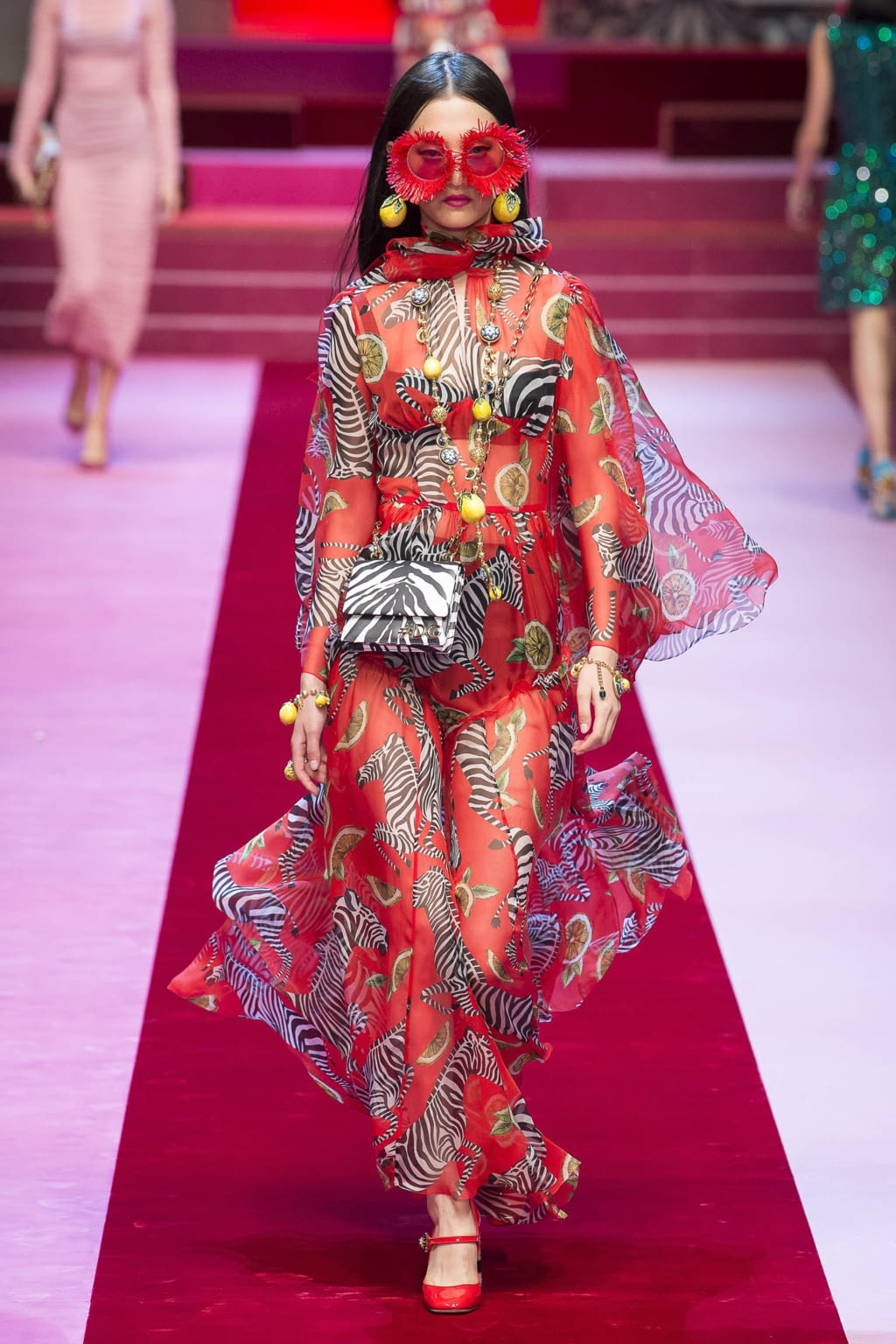 Fashion Week Milan Spring/Summer 2018 look 29 from the Dolce & Gabbana collection 女装