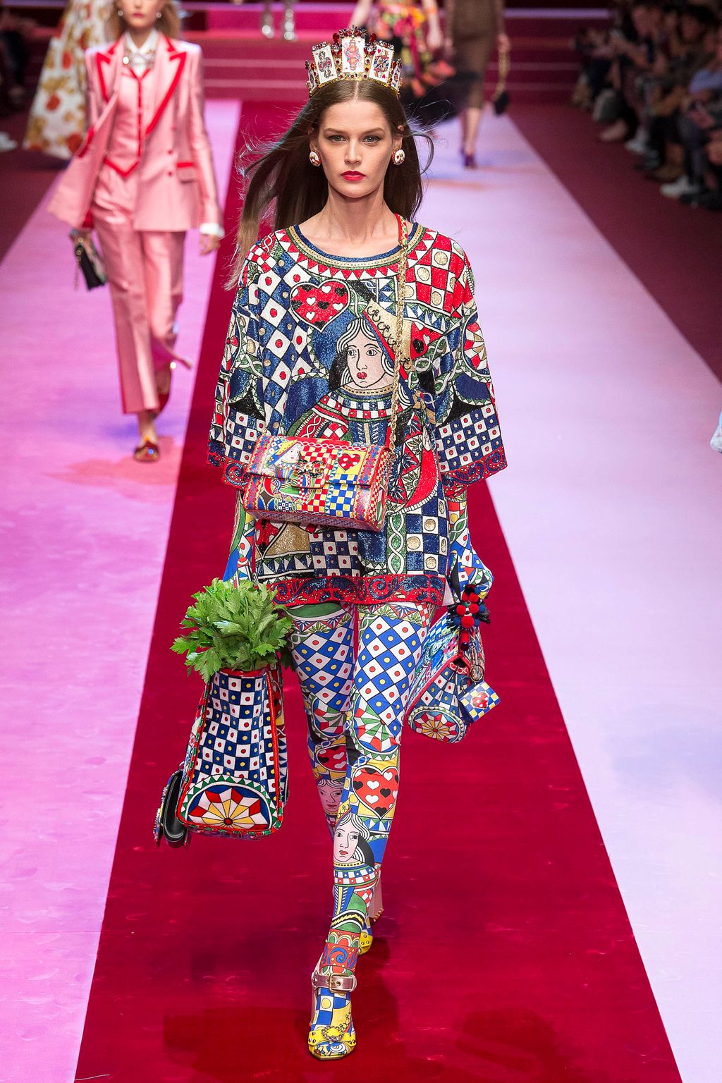 Fashion Week Milan Spring/Summer 2018 look 44 from the Dolce & Gabbana collection womenswear