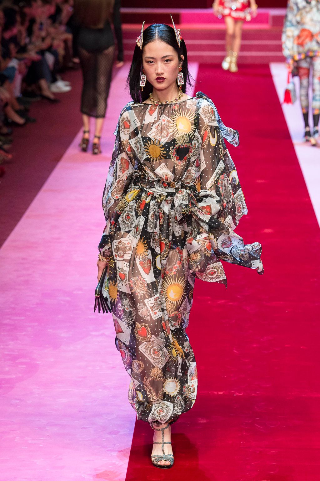 Fashion Week Milan Spring/Summer 2018 look 57 from the Dolce & Gabbana collection womenswear