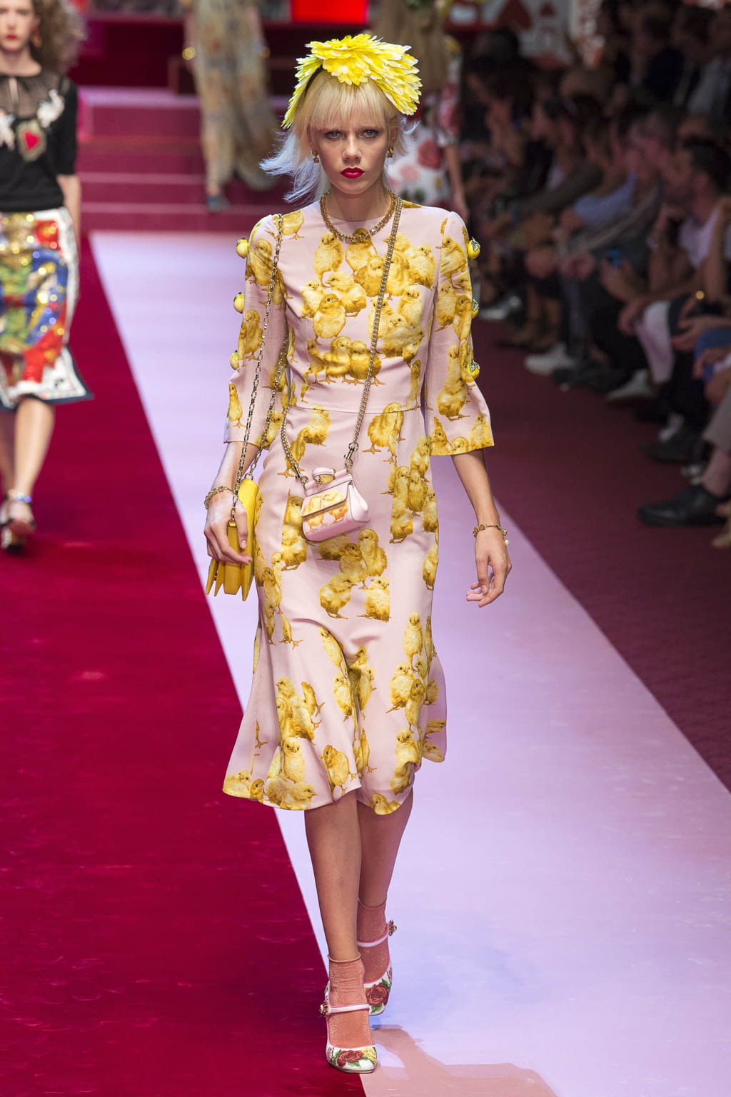 Fashion Week Milan Spring/Summer 2018 look 88 from the Dolce & Gabbana collection 女装
