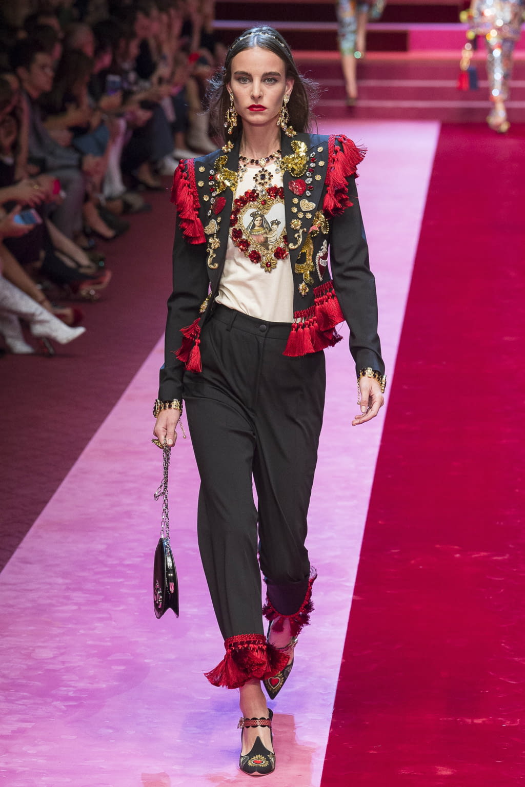 Fashion Week Milan Spring/Summer 2018 look 102 from the Dolce & Gabbana collection womenswear