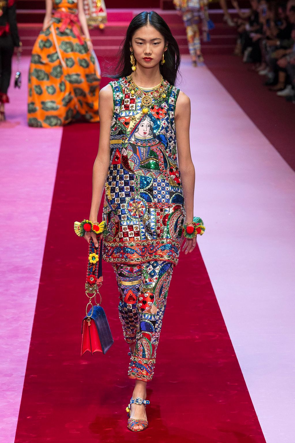 Fashion Week Milan Spring/Summer 2018 look 104 de la collection Dolce & Gabbana womenswear