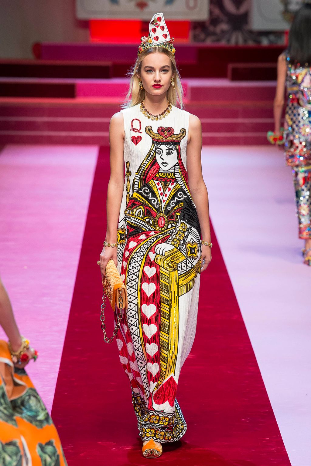 Fashion Week Milan Spring/Summer 2018 look 106 from the Dolce & Gabbana collection womenswear
