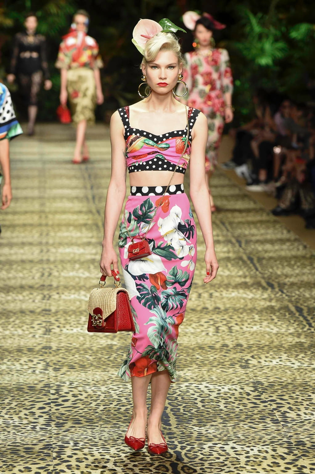 Fashion Week Milan Spring/Summer 2020 look 76 from the Dolce & Gabbana collection womenswear