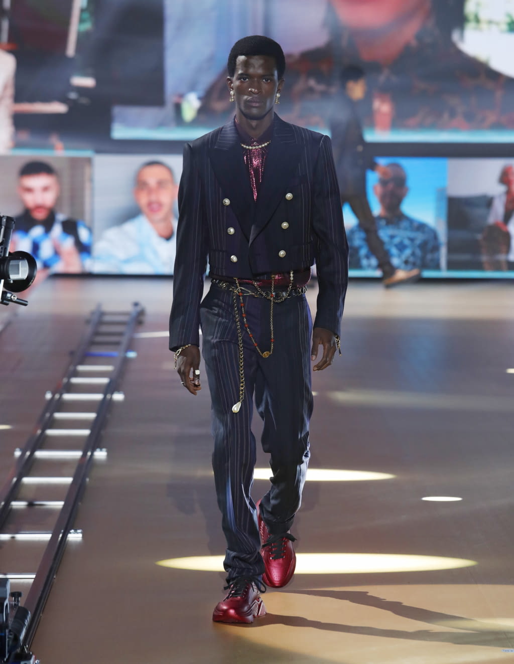 Fashion Week Milan Fall/Winter 2021 look 2 from the Dolce & Gabbana collection 男装