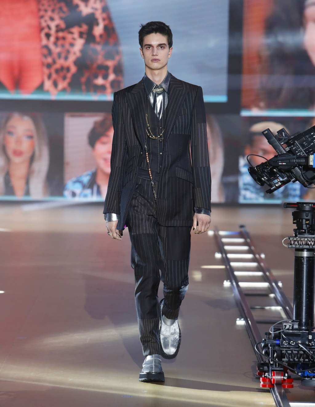 Fashion Week Milan Fall/Winter 2021 look 5 from the Dolce & Gabbana collection menswear