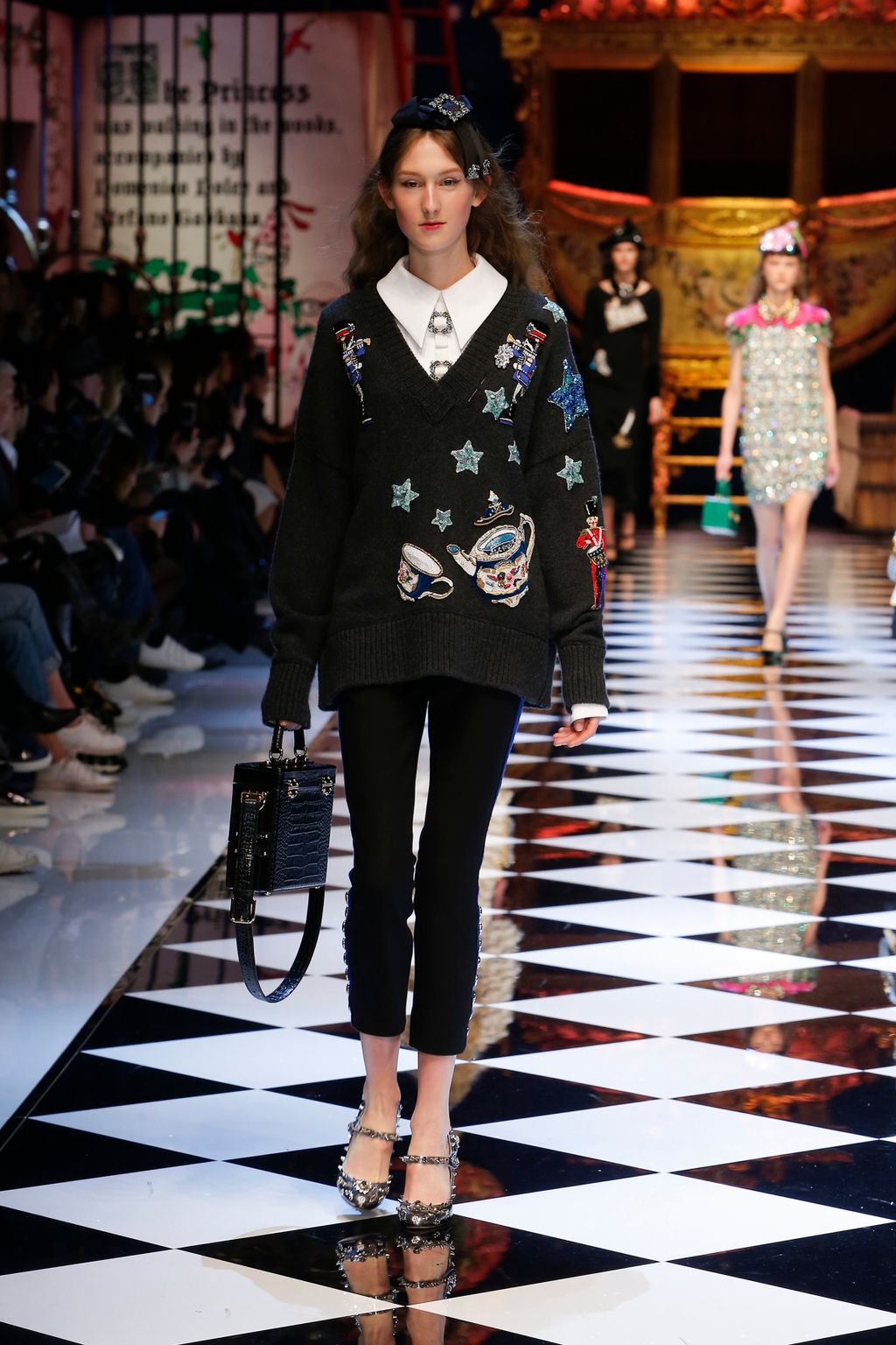 Fashion Week Milan Fall/Winter 2016 look 12 from the Dolce & Gabbana collection 女装