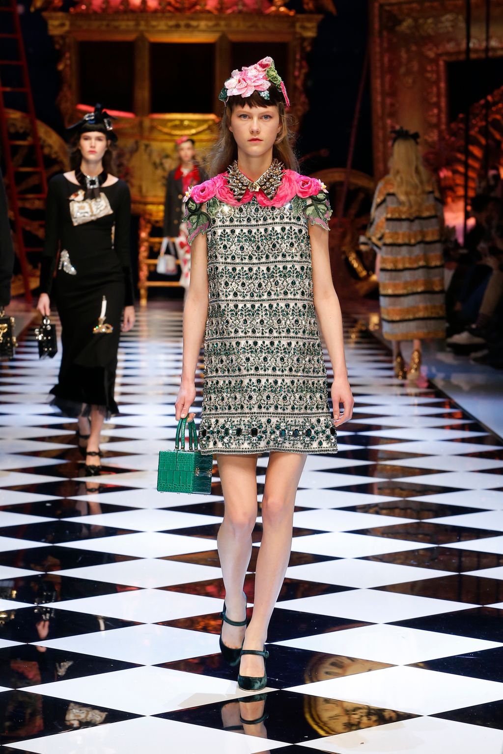 Fashion Week Milan Fall/Winter 2016 look 14 from the Dolce & Gabbana collection 女装