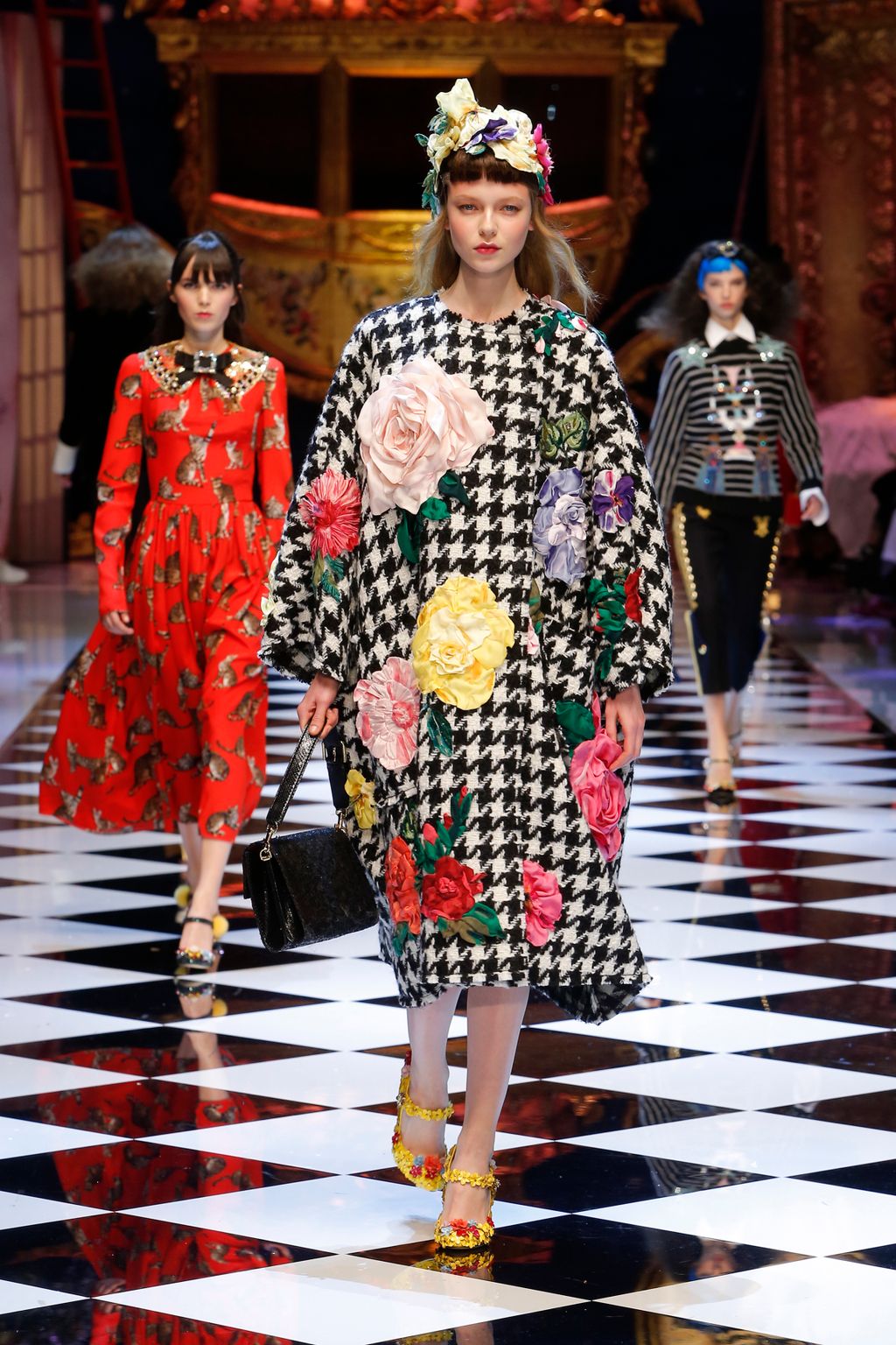 Fashion Week Milan Fall/Winter 2016 look 23 from the Dolce & Gabbana collection 女装