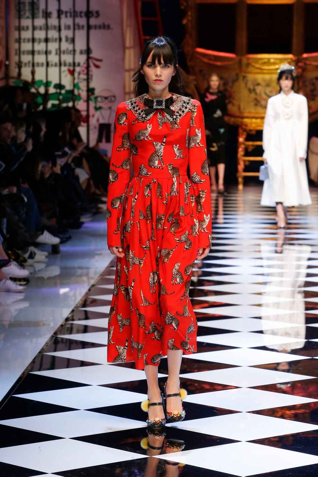 Fashion Week Milan Fall/Winter 2016 look 24 de la collection Dolce & Gabbana womenswear