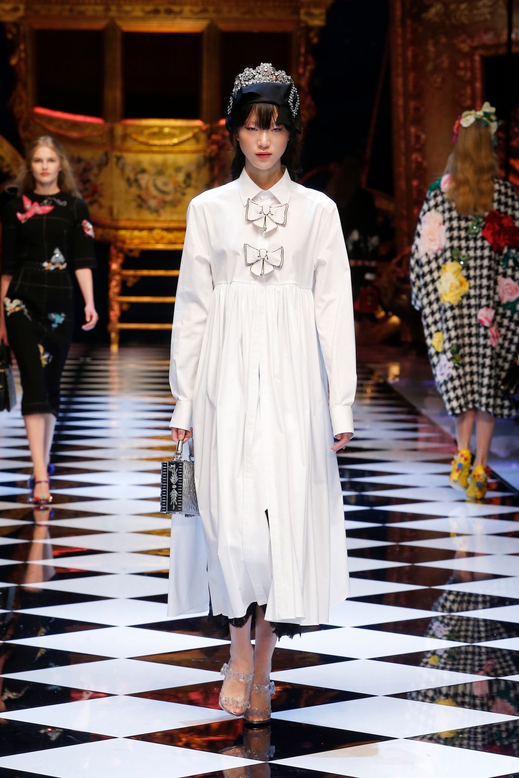 Fashion Week Milan Fall/Winter 2016 look 26 de la collection Dolce & Gabbana womenswear