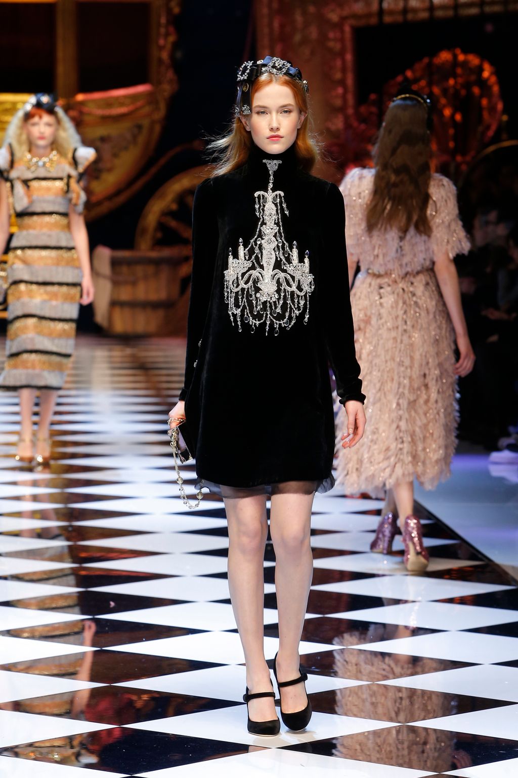 Fashion Week Milan Fall/Winter 2016 look 34 de la collection Dolce & Gabbana womenswear