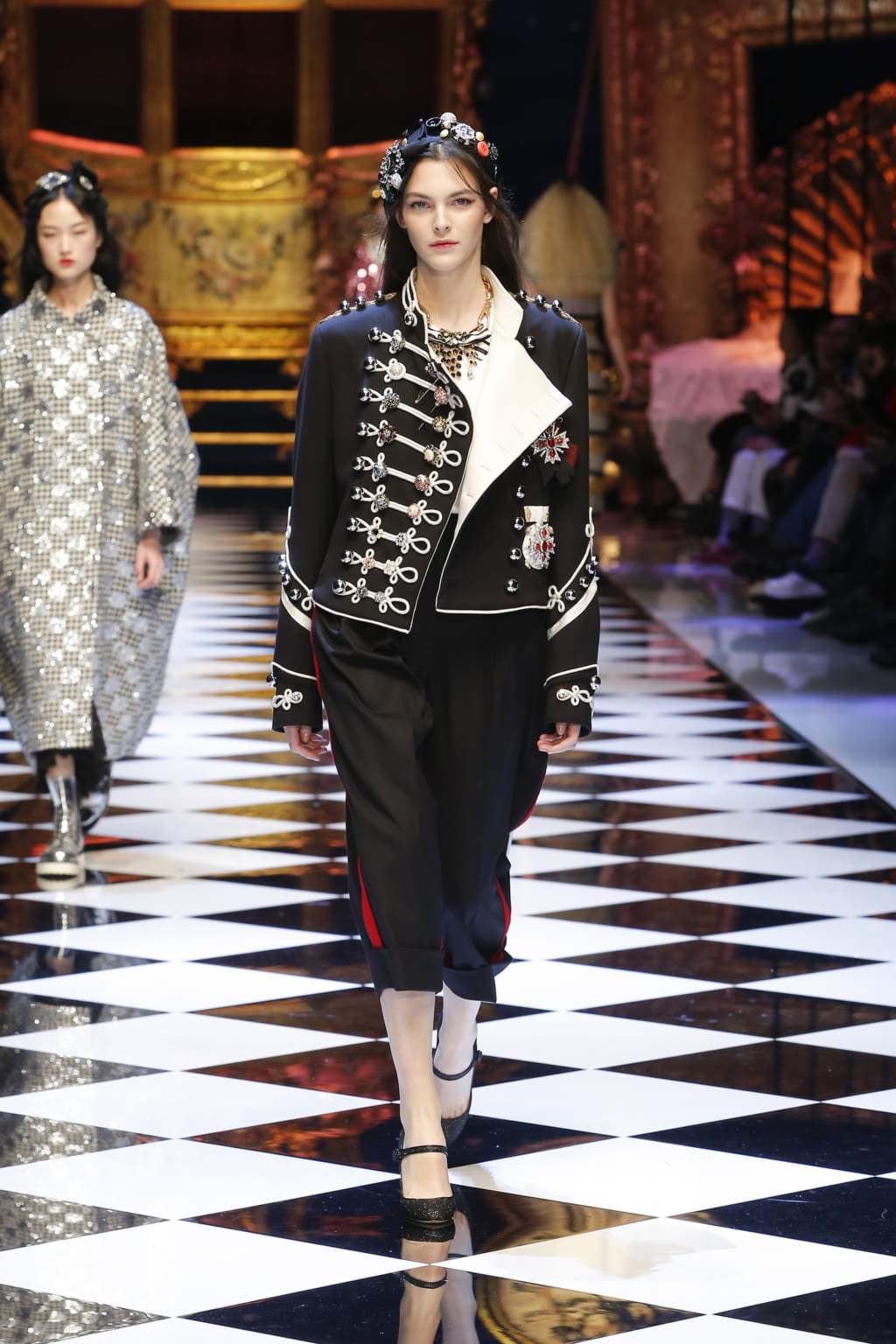 Fashion Week Milan Fall/Winter 2016 look 38 from the Dolce & Gabbana collection 女装