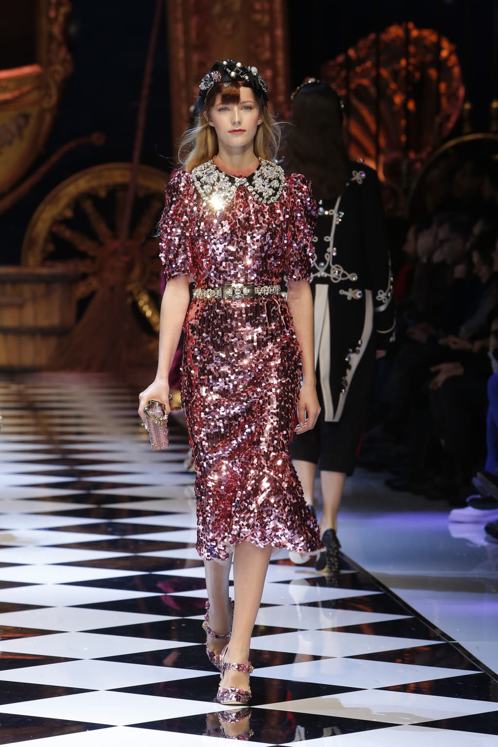 Fashion Week Milan Fall/Winter 2016 look 40 from the Dolce & Gabbana collection 女装