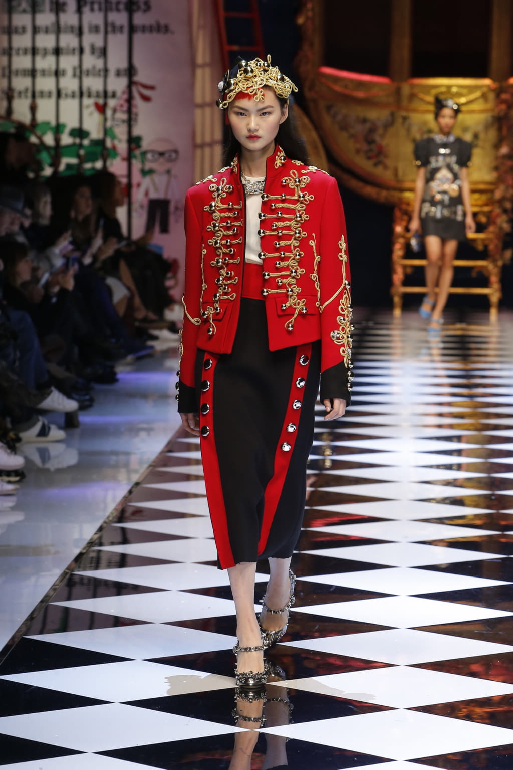 Fashion Week Milan Fall/Winter 2016 look 45 from the Dolce & Gabbana collection 女装