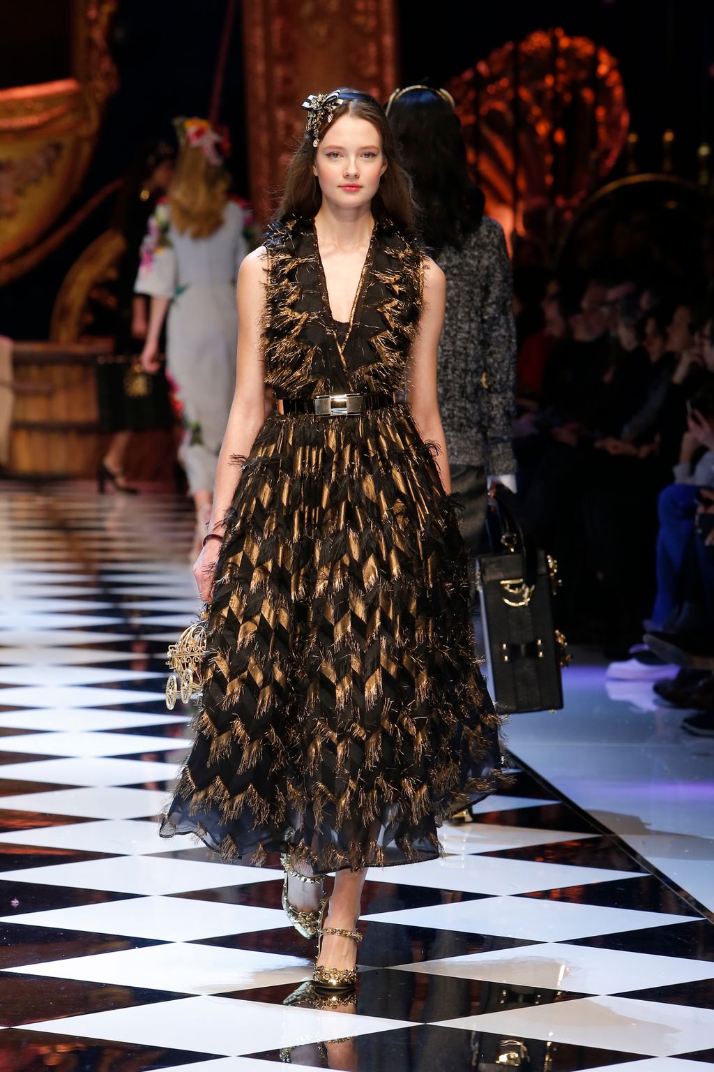 Fashion Week Milan Fall/Winter 2016 look 46 from the Dolce & Gabbana collection womenswear