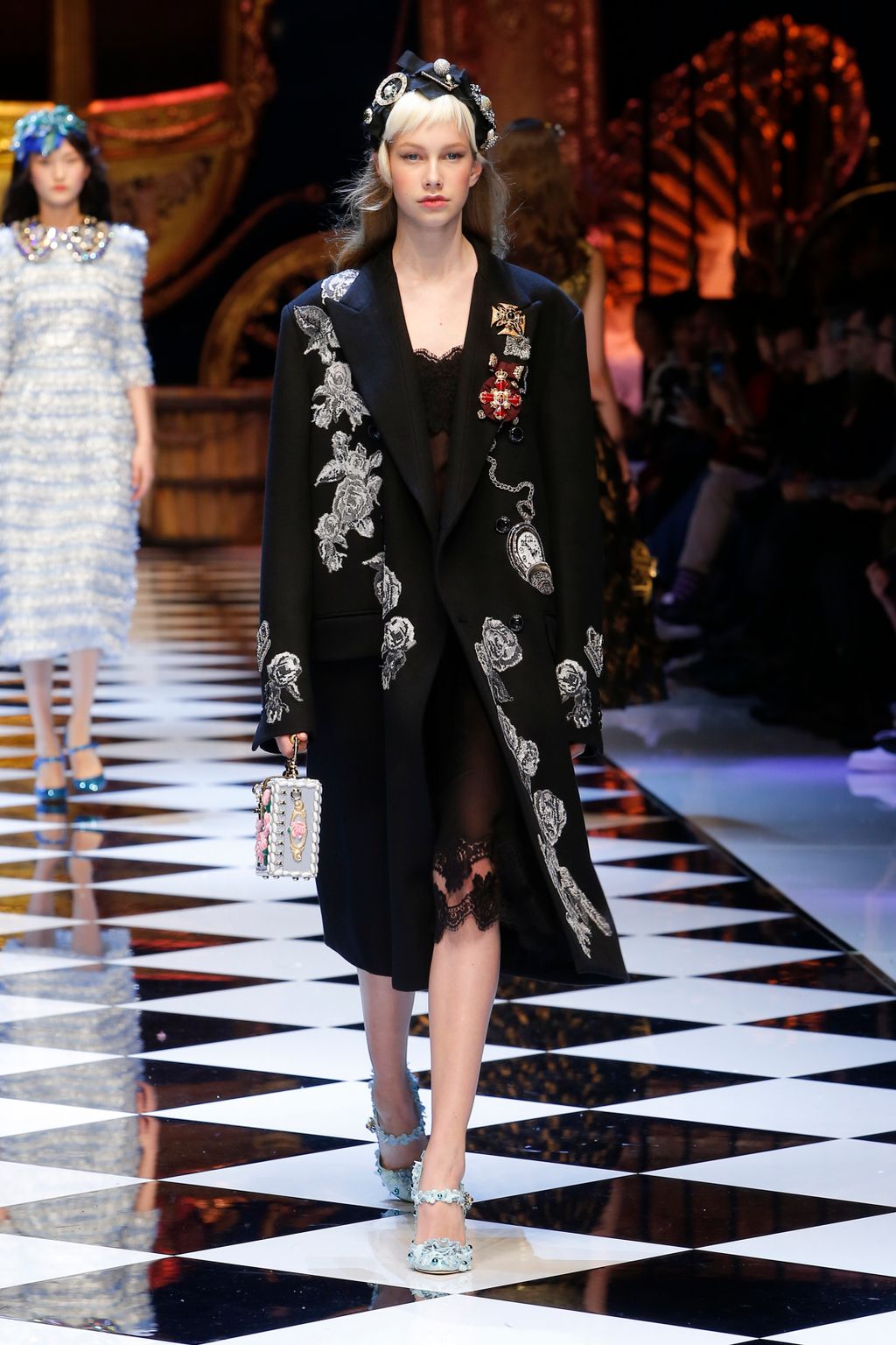 Fashion Week Milan Fall/Winter 2016 look 49 from the Dolce & Gabbana collection 女装