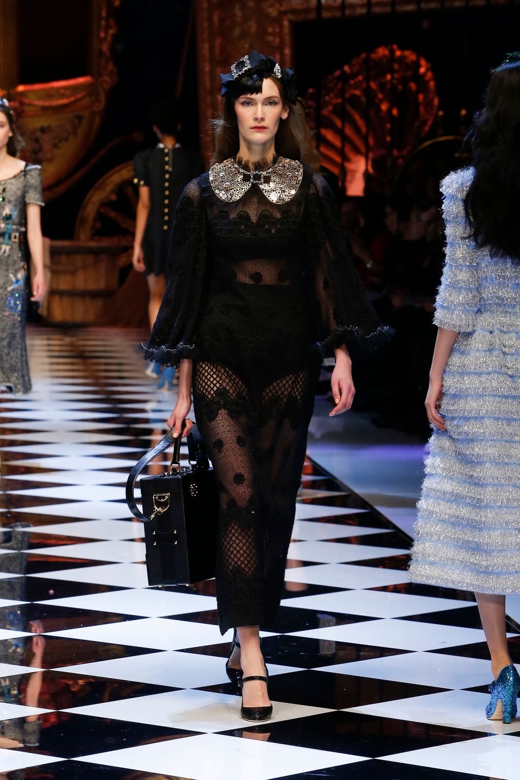 Fashion Week Milan Fall/Winter 2016 look 52 from the Dolce & Gabbana collection 女装