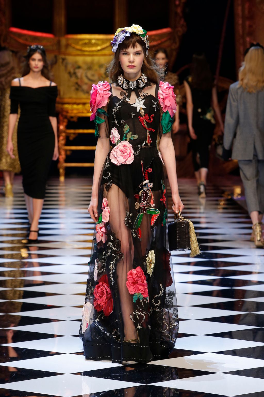 Fashion Week Milan Fall/Winter 2016 look 59 from the Dolce & Gabbana collection womenswear