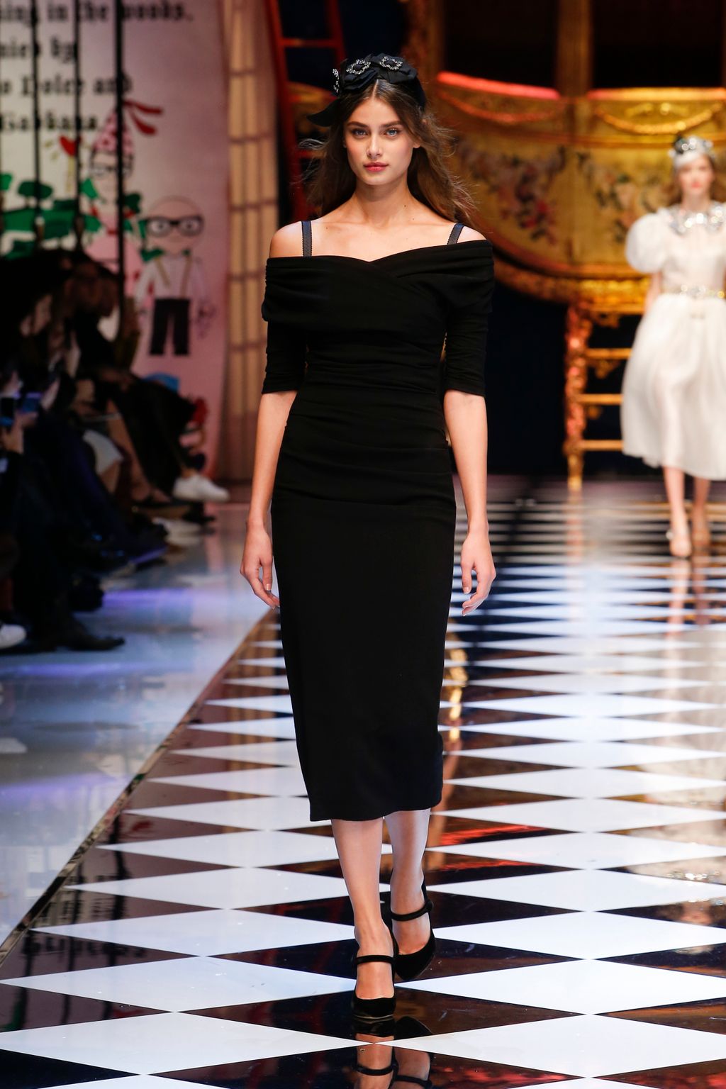 Fashion Week Milan Fall/Winter 2016 look 60 de la collection Dolce & Gabbana womenswear