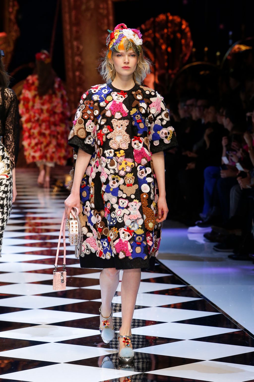 Fashion Week Milan Fall/Winter 2016 look 67 de la collection Dolce & Gabbana womenswear