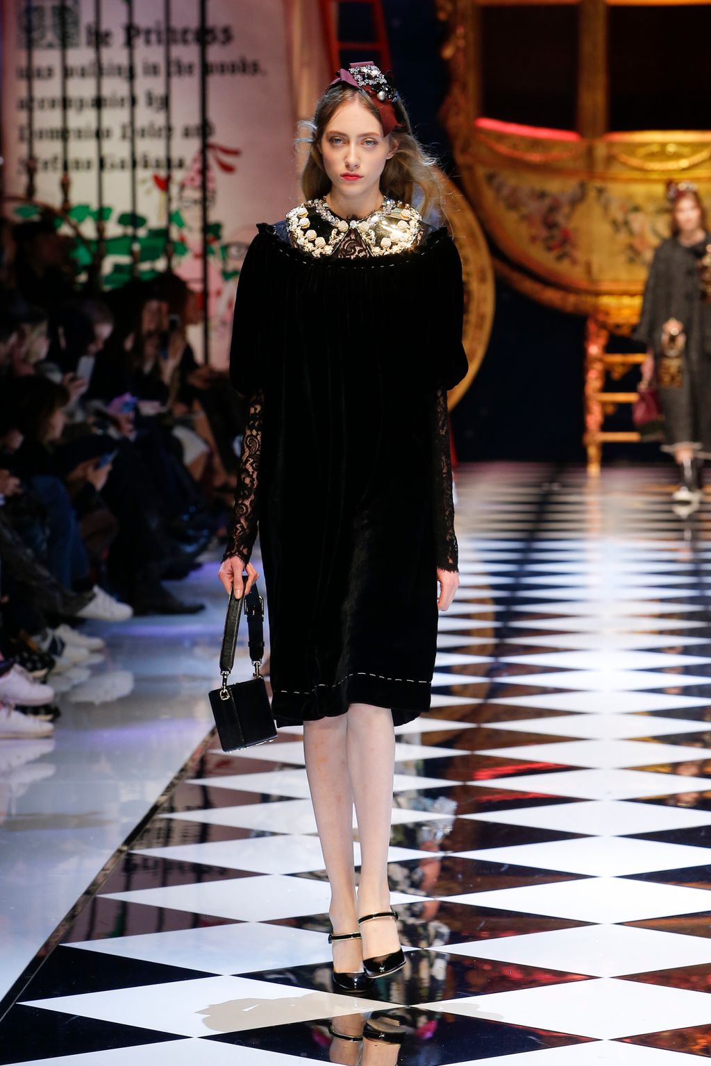 Fashion Week Milan Fall/Winter 2016 look 78 from the Dolce & Gabbana collection 女装