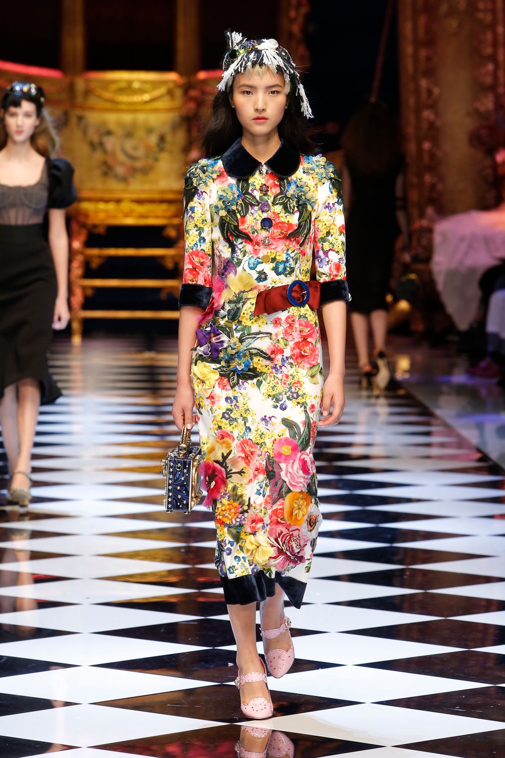 Fashion Week Milan Fall/Winter 2016 look 89 from the Dolce & Gabbana collection 女装