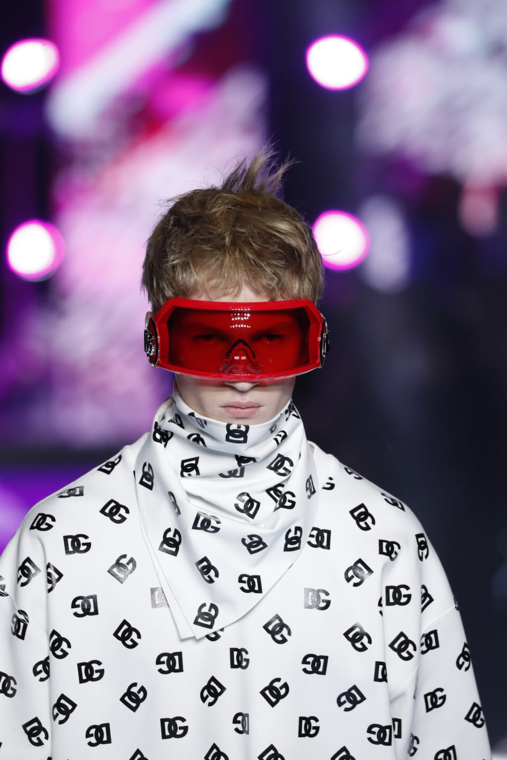 Fashion Week Milan Fall/Winter 2022 look 17 de la collection Dolce & Gabbana menswear accessories