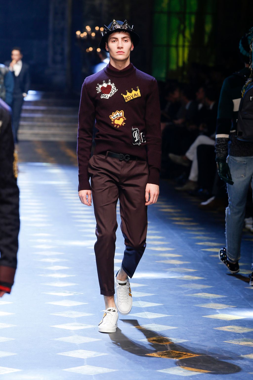 Fashion Week Milan Fall/Winter 2017 look 100 from the Dolce & Gabbana collection menswear