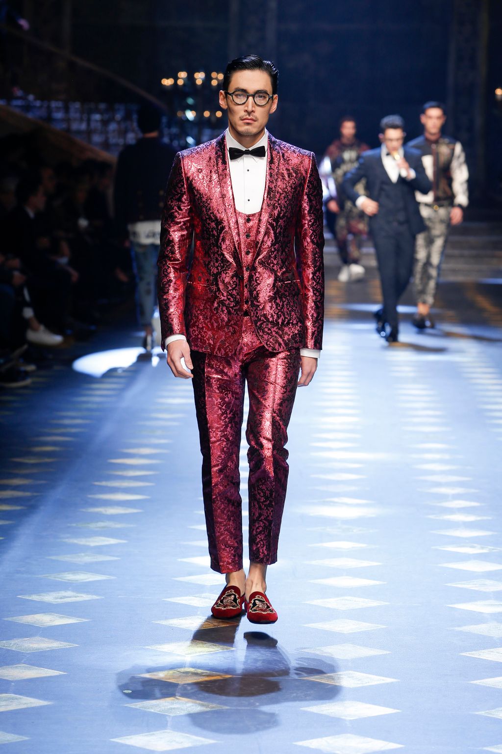 Fashion Week Milan Fall/Winter 2017 look 102 from the Dolce & Gabbana collection menswear