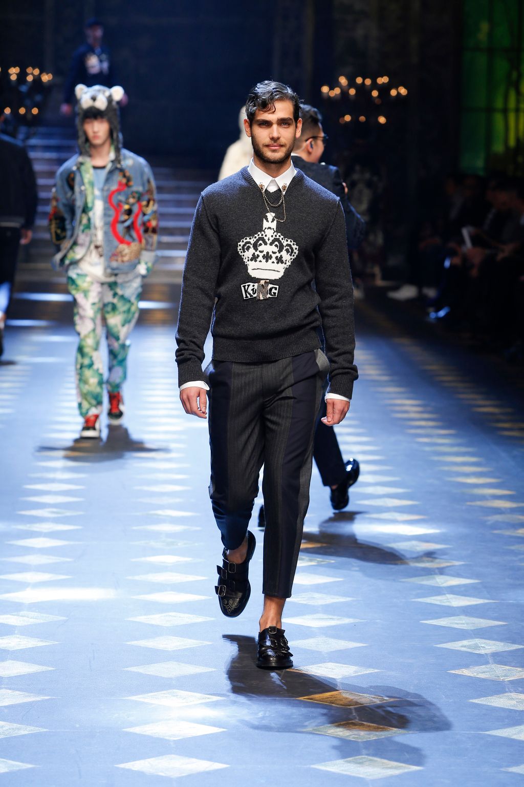 Fashion Week Milan Fall/Winter 2017 look 107 from the Dolce & Gabbana collection menswear
