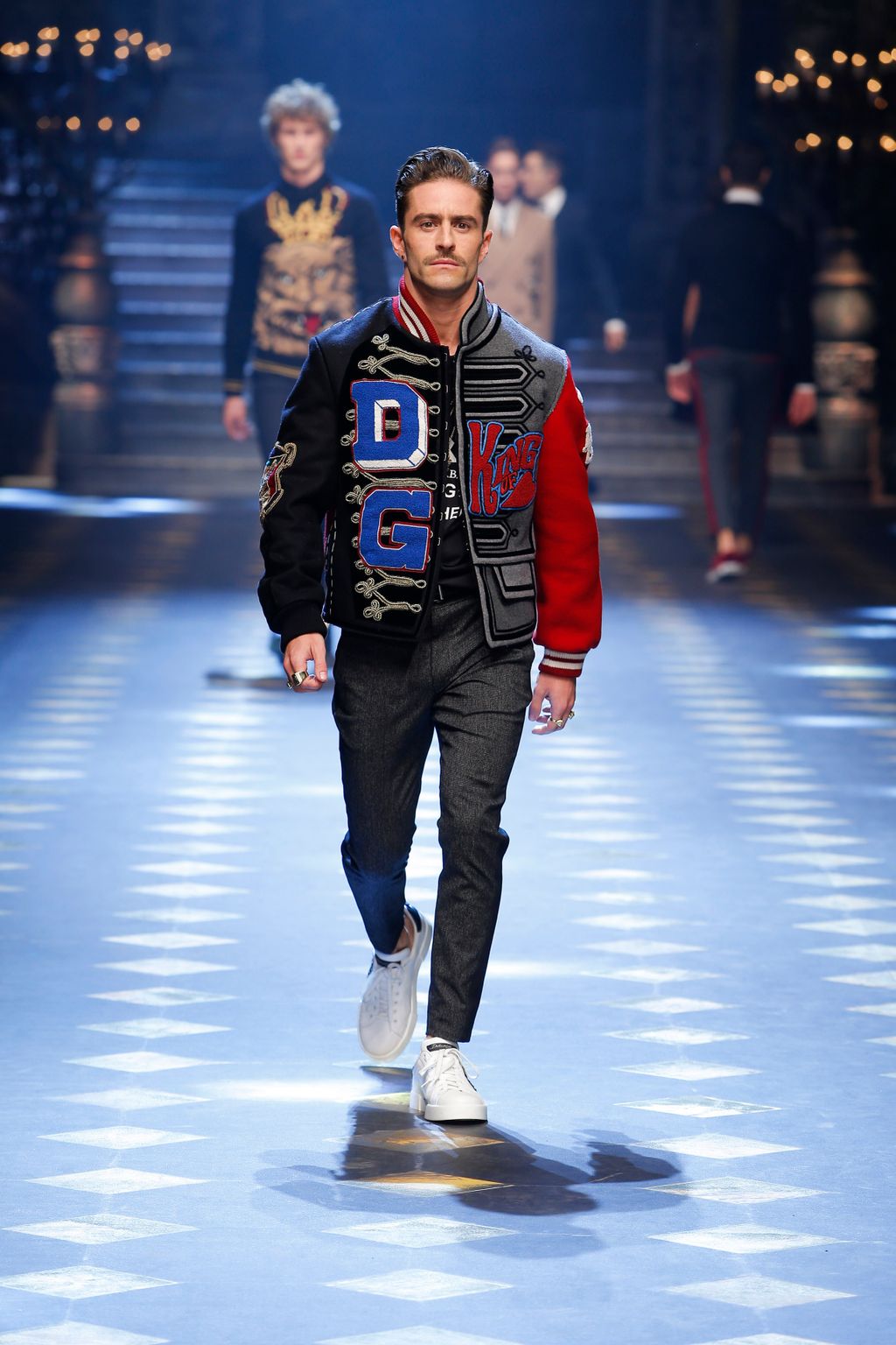 Fashion Week Milan Fall/Winter 2017 look 17 from the Dolce & Gabbana collection menswear