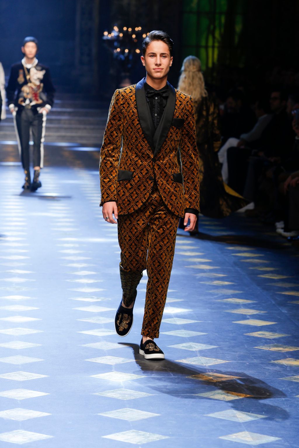 Fashion Week Milan Fall/Winter 2017 look 25 from the Dolce & Gabbana collection menswear