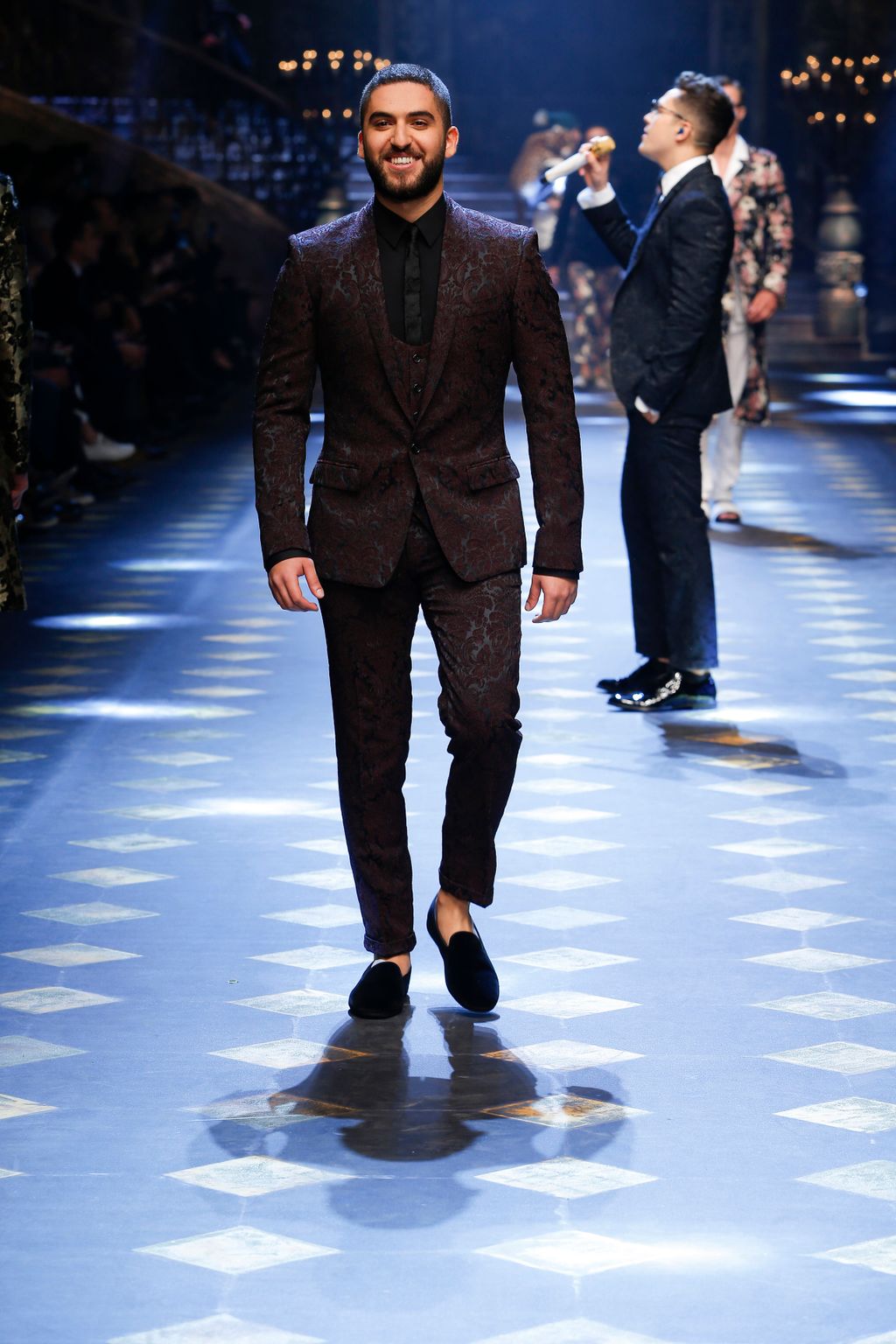 Fashion Week Milan Fall/Winter 2017 look 39 from the Dolce & Gabbana collection menswear